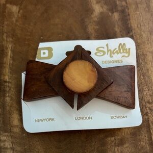 Shally wooden barrette